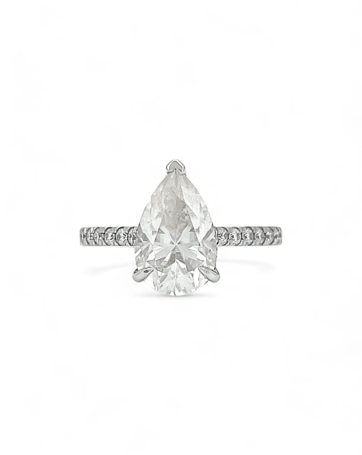 Privé Pear Moissanite Ring