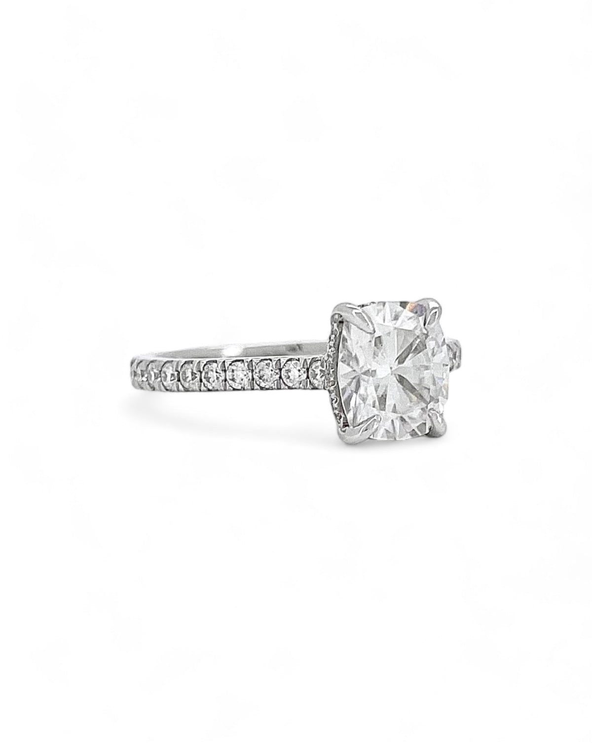 Privé Cushion Cut Moissanite Ring