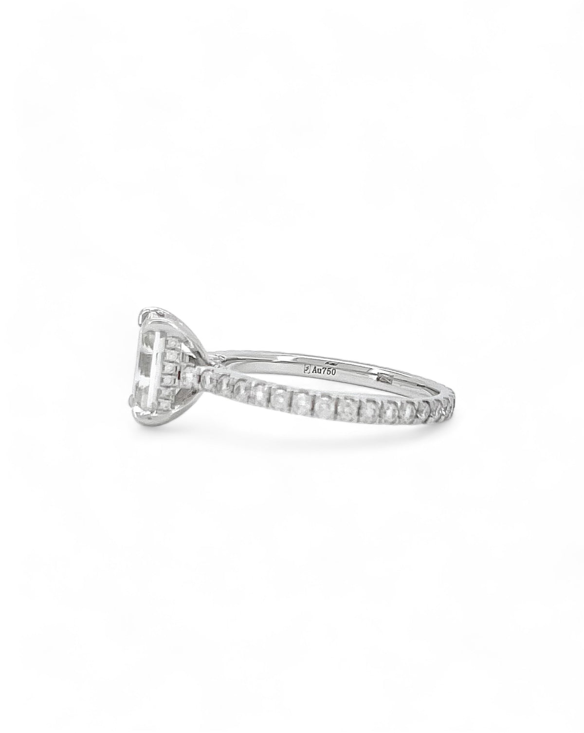 Privé Emerald Cut Moissanite Ring