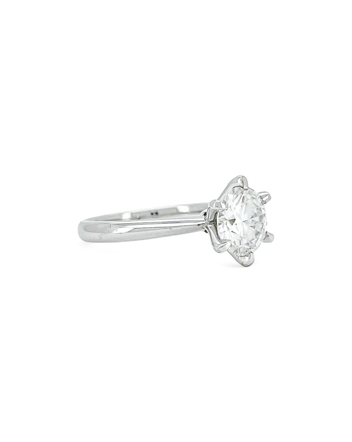 Moonlight Classic Round Moissanite Ring