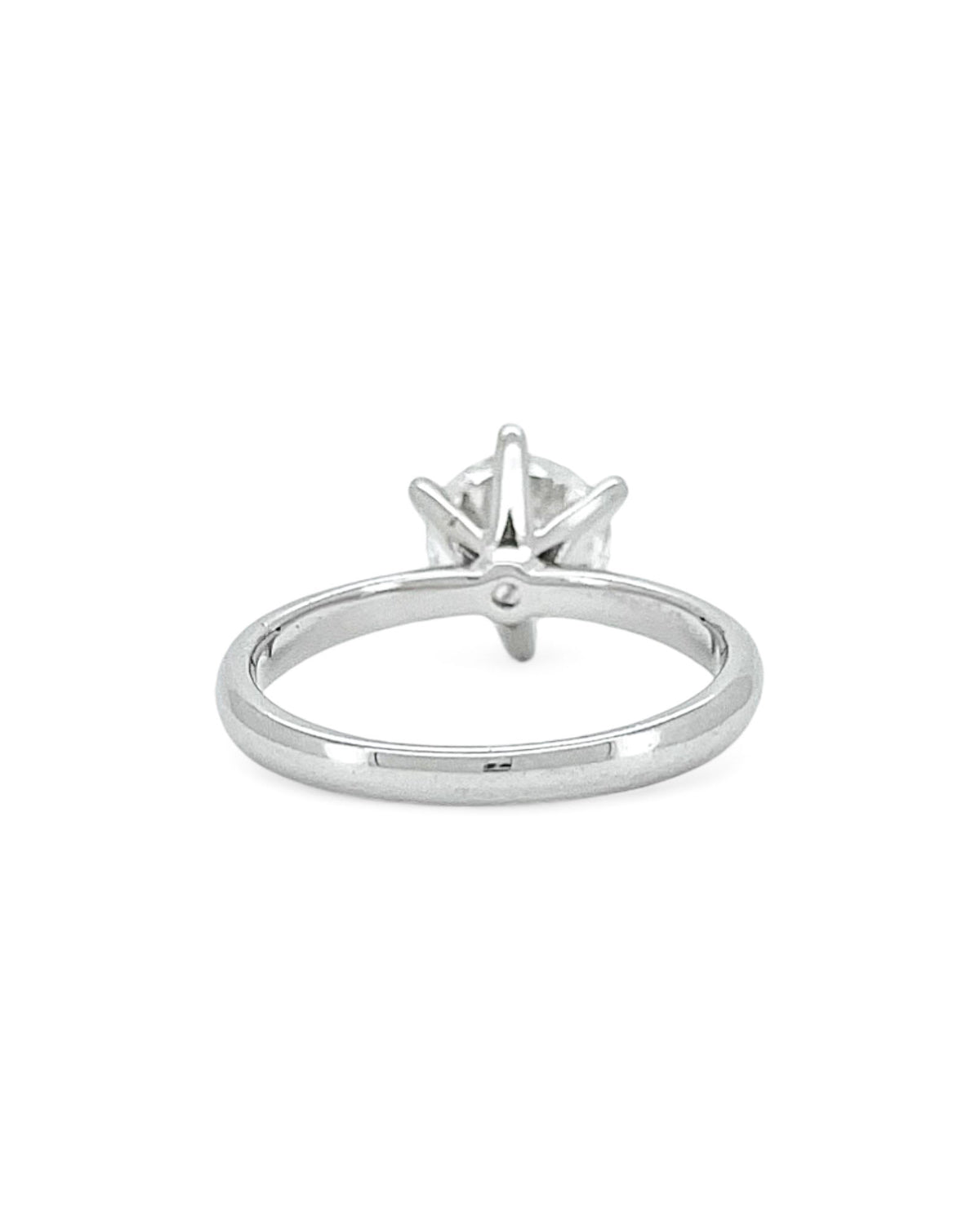 Moonlight Classic Round Moissanite Ring