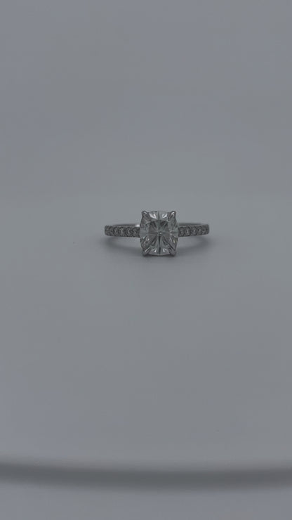 Privé Cushion Cut Moissanite Ring